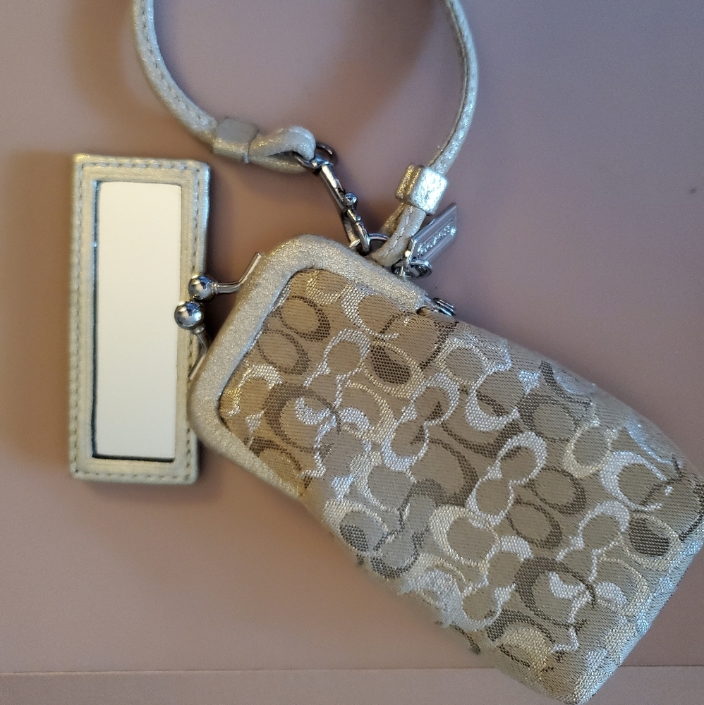 COACH GOLD OPTIC LIPSTICK CASE / MIRROR WRISTLET